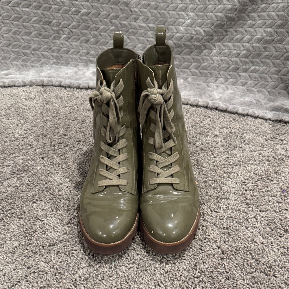 Vionic Olive Green Lace-Up Boots